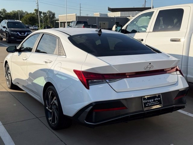 Used 2025 White Hyundai Limited image 21