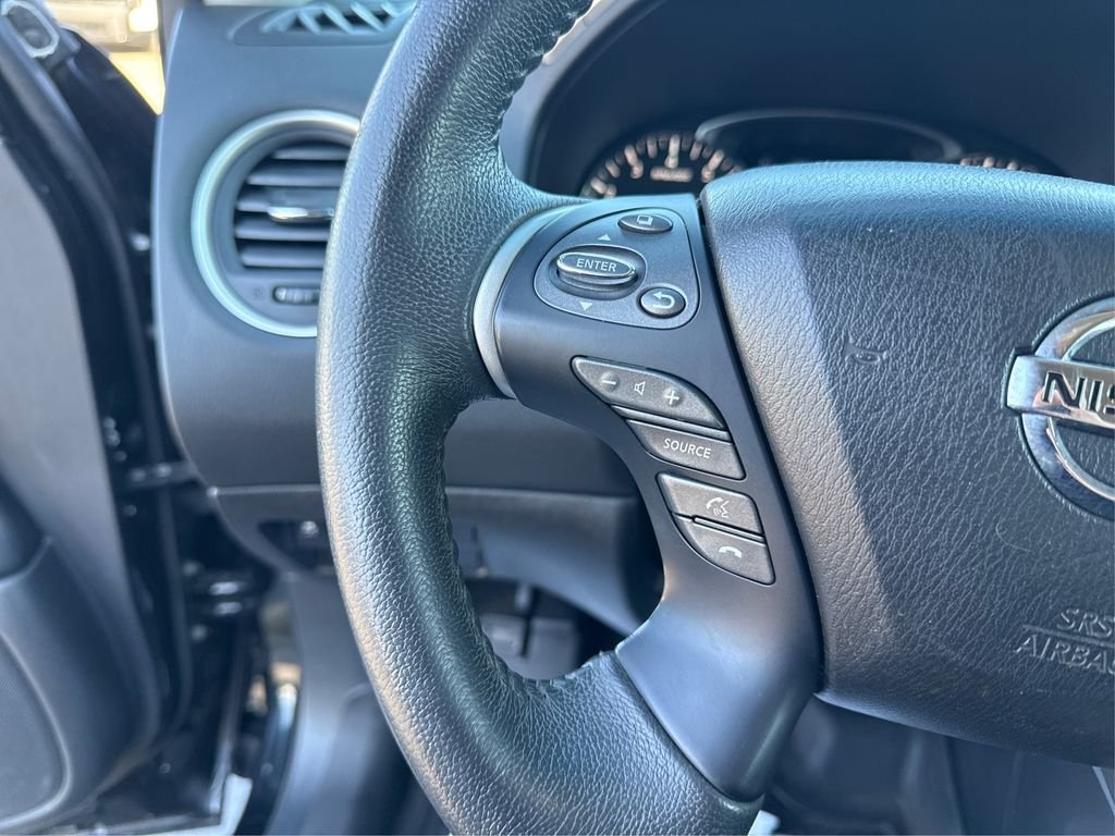 Used 2015 Black Nissan SV image 27