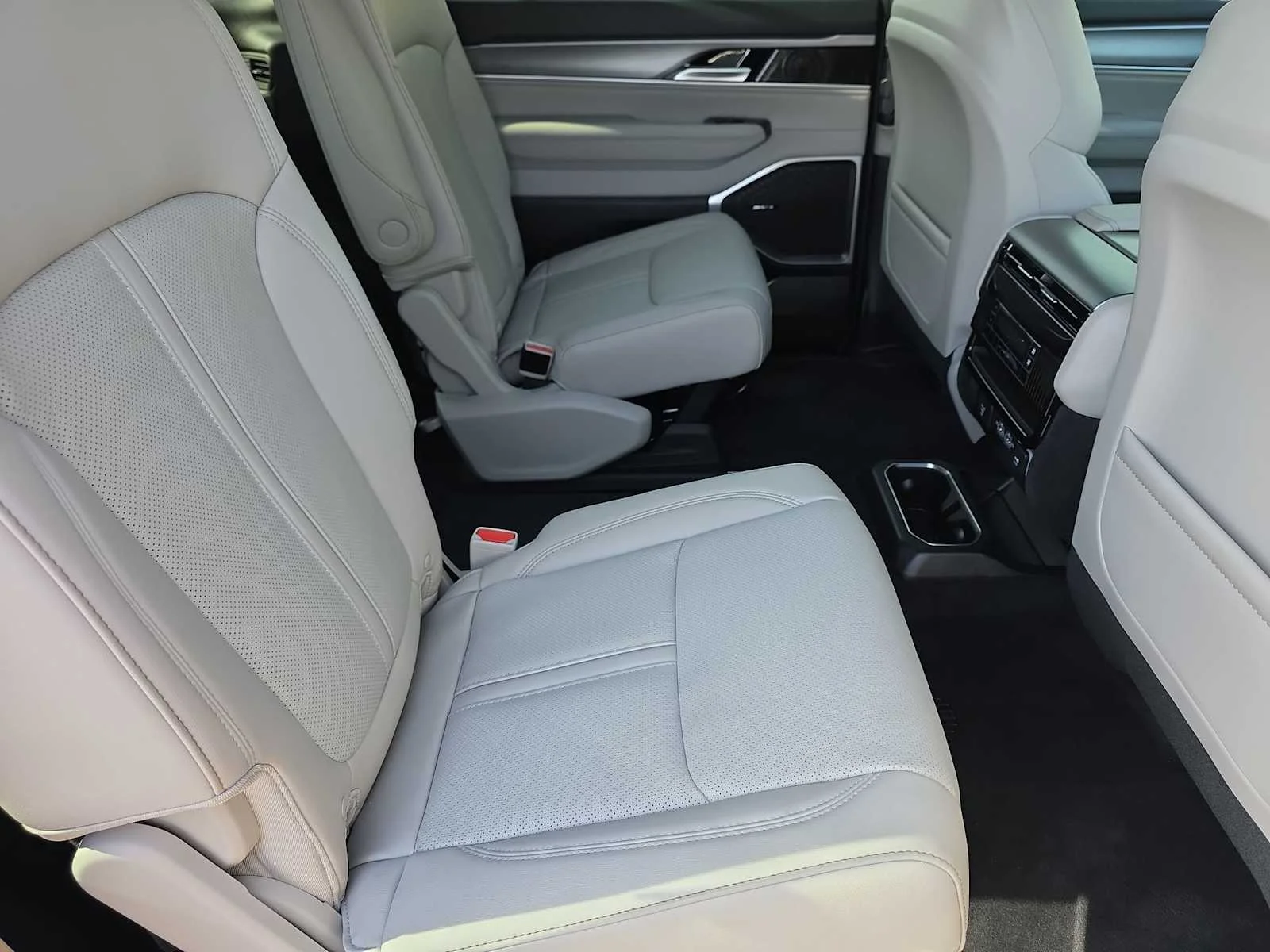 2026 Jeep Grand Wagoneer Base - Photo 17