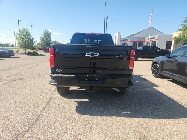 Used 2025 Black Chevrolet LT image 2