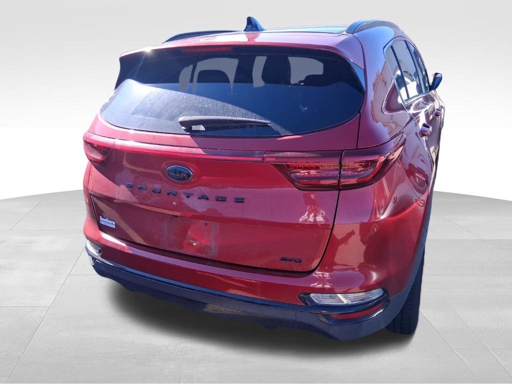 Used 2022 Red Kia Nightfall image 6