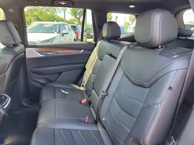 2025 Cadillac XT6 Premium Luxury - Photo 16