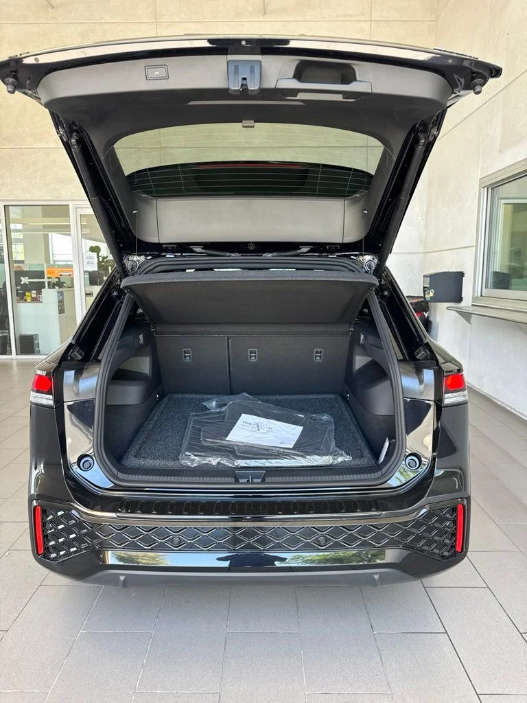 New 2026 Black Volkswagen 2.0T SE R-Line Black image 11