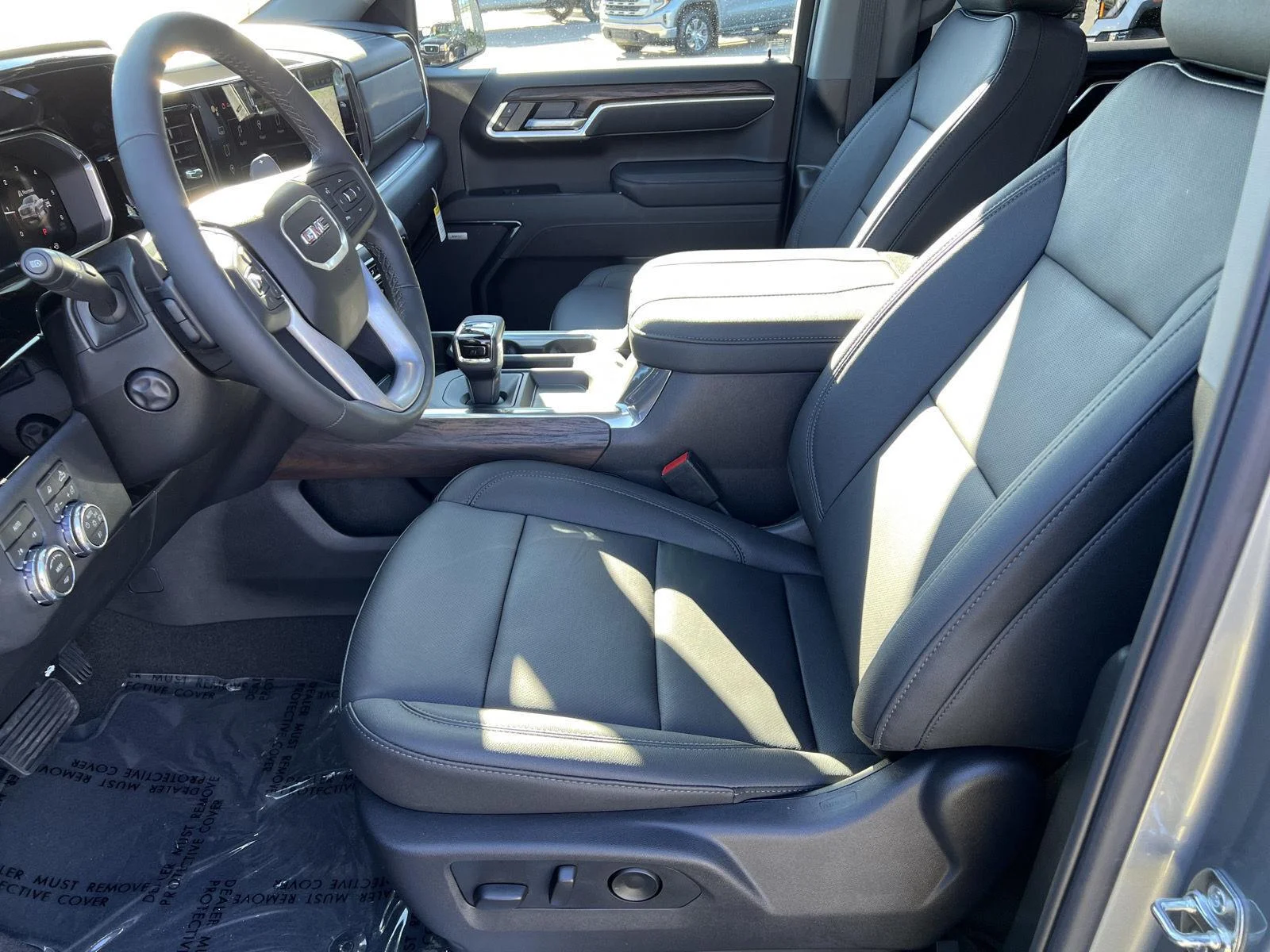 2026 GMC Sierra 1500 SLT - Photo 16