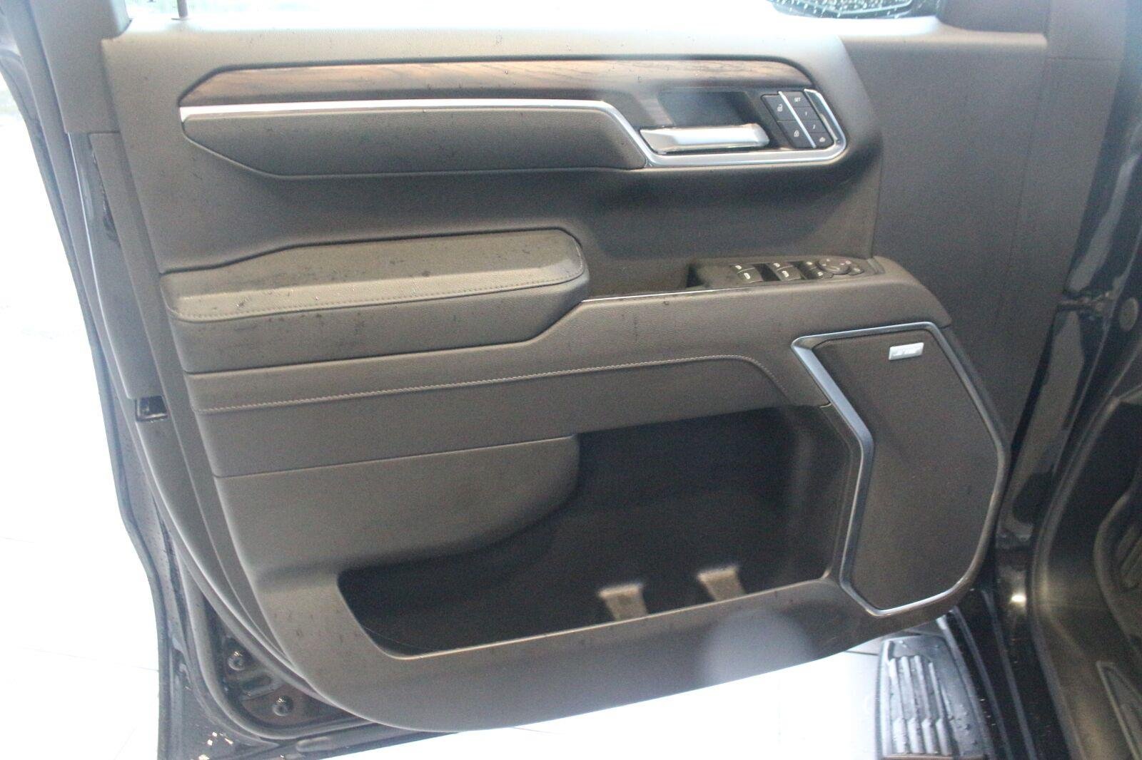 Used 2026 Onyx Black GMC SLT image 10