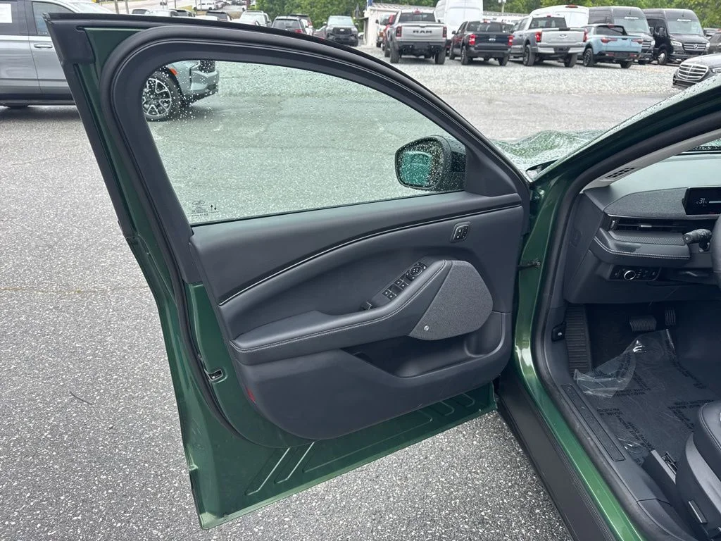 Used 2025 Green Ford Premium image 25