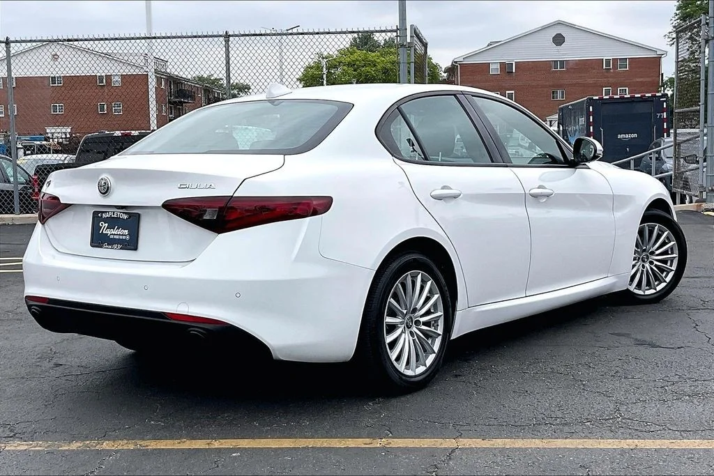 Used 2022 White Alfa Romeo Sprint image 12