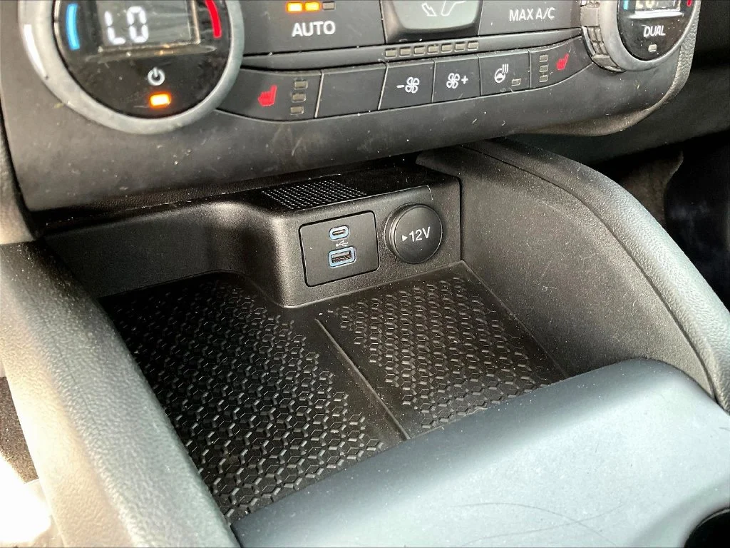 Used 2021 Red Ford Outer Banks image 12