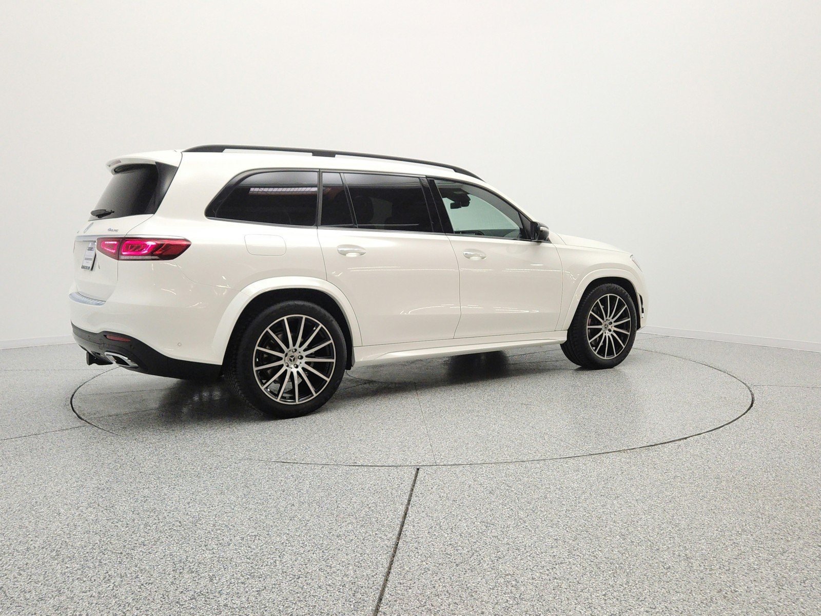 Used 2023 MANUFAKTUR Diamond White Metallic Mercedes-Benz GLS 450 4MATIC® SUV image 5