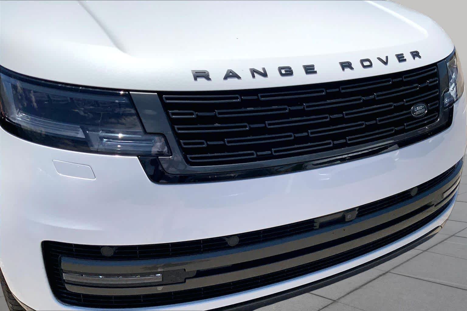 Used 2023 Ostuni Pearl White Land Rover Autobiography image 29