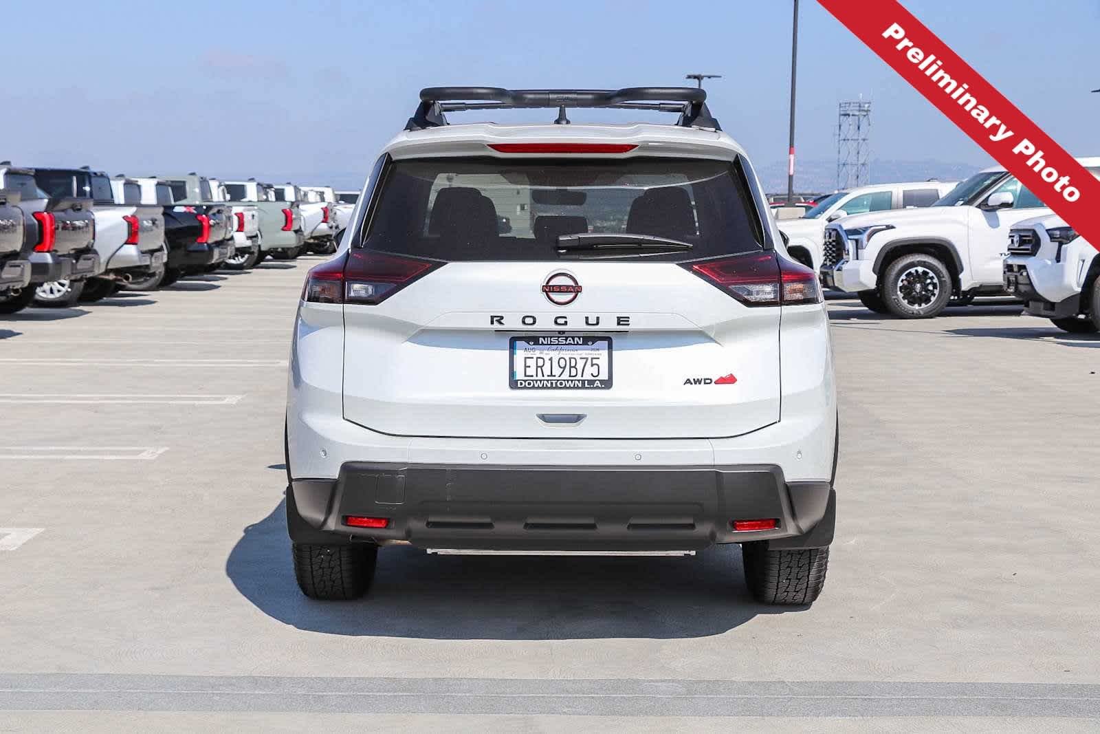 Used 2026 Everest White Pearl Tricoat Nissan Rock Creek image 7