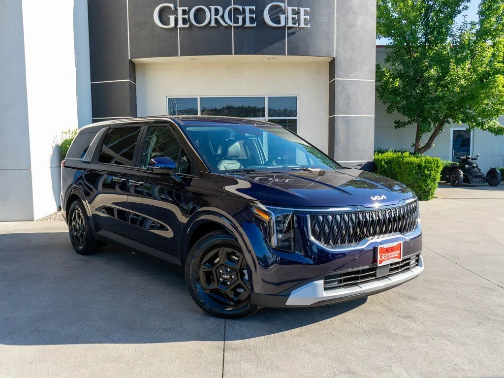 2026 Kia Sedona LXS's photo