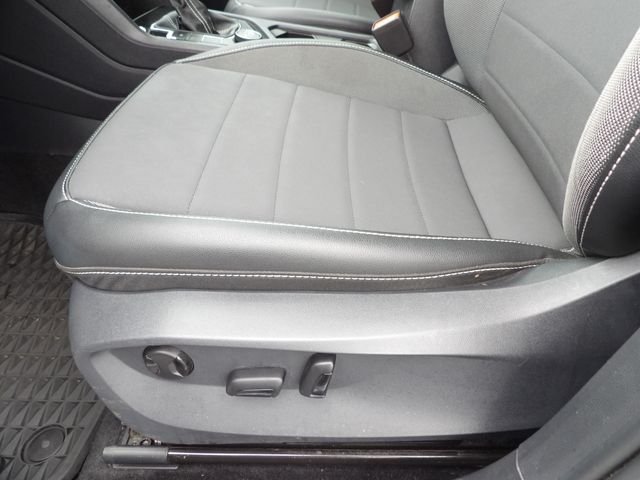 Used 2023 Pure White Volkswagen 1.5T SE image 18