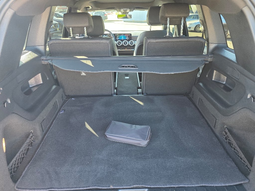 Used 2023 Black Mercedes-Benz GLB 250 image 4