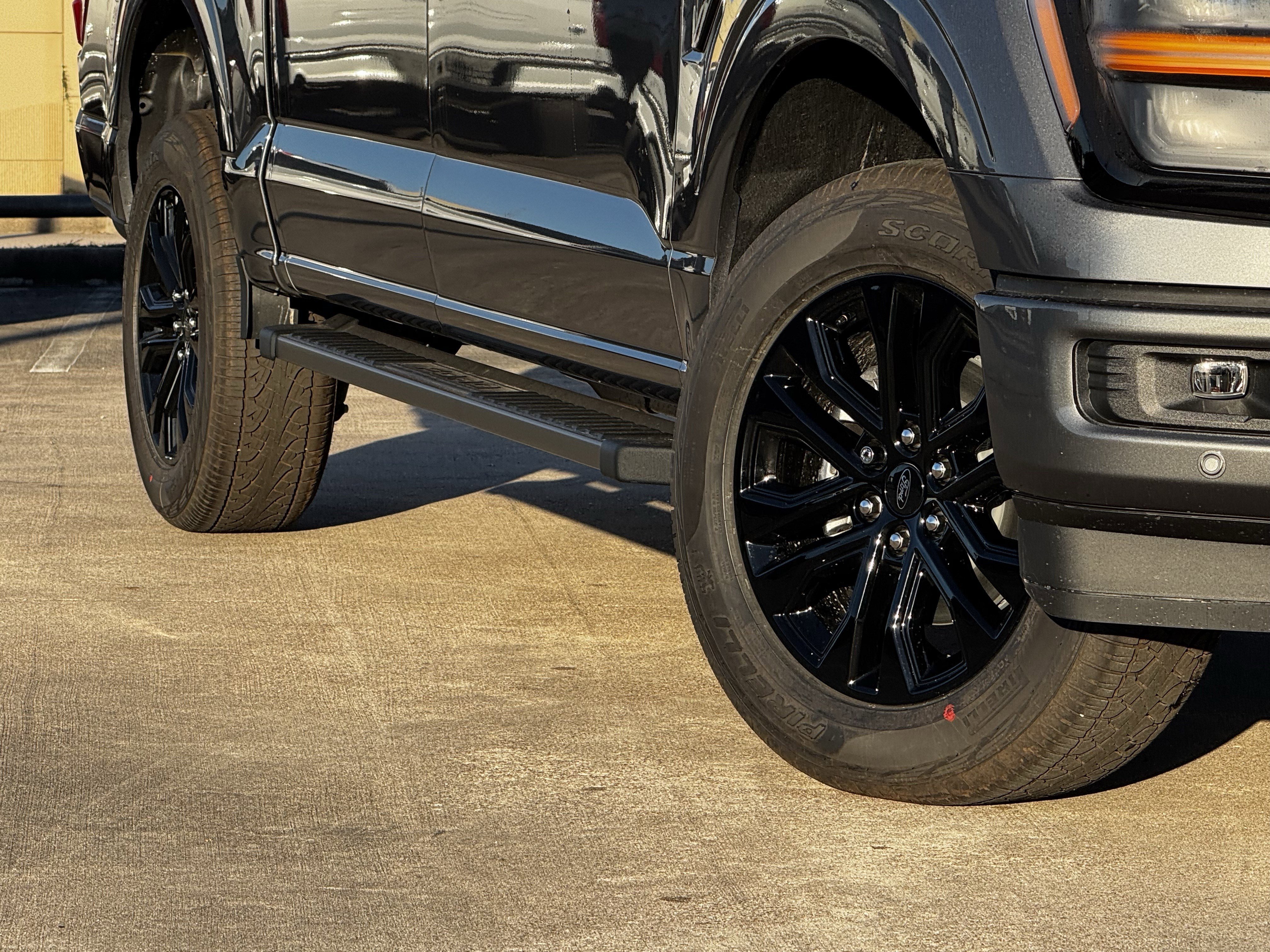 New 2026 Carbonized Gray Metallic Ford XLT image 3