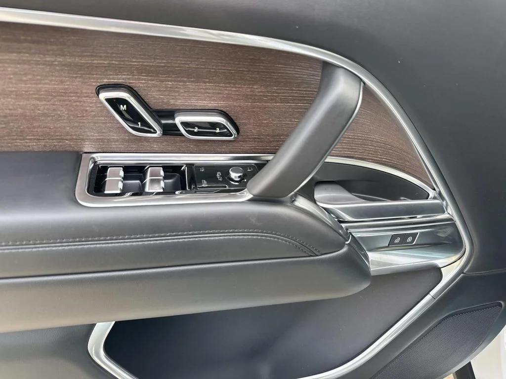 2026 Land Rover Range Rover SE - Photo 12