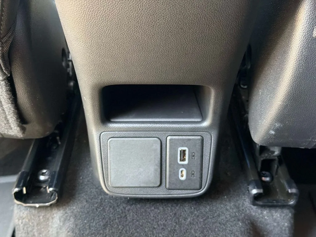Used 2023 Red Buick Select image 17