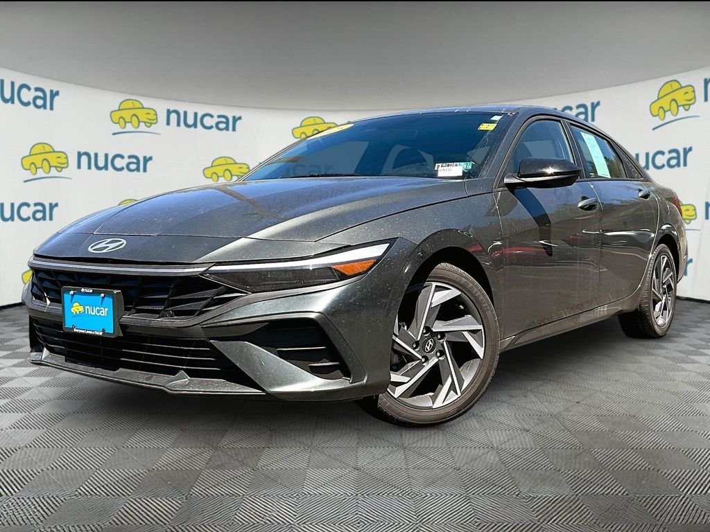 Used 2025 Gray Hyundai SEL Sport image 3