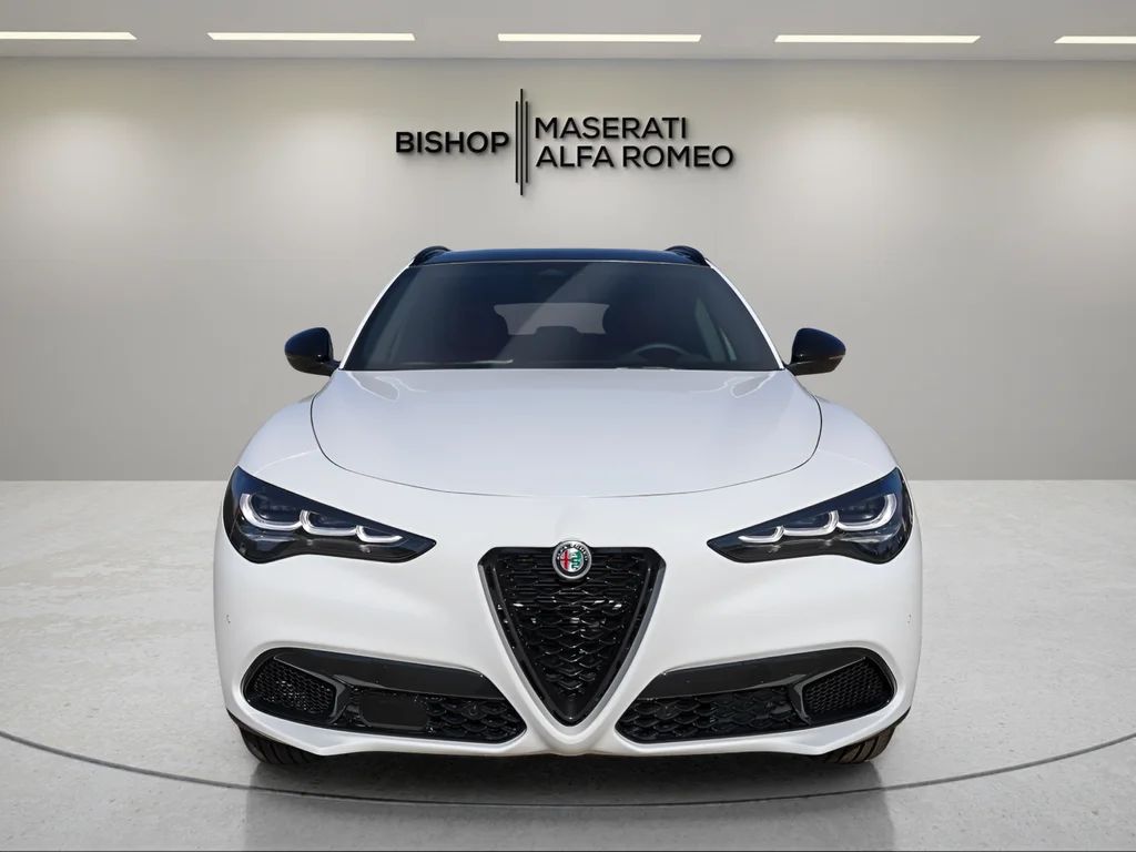 New 2025 White Alfa Romeo Base image 2