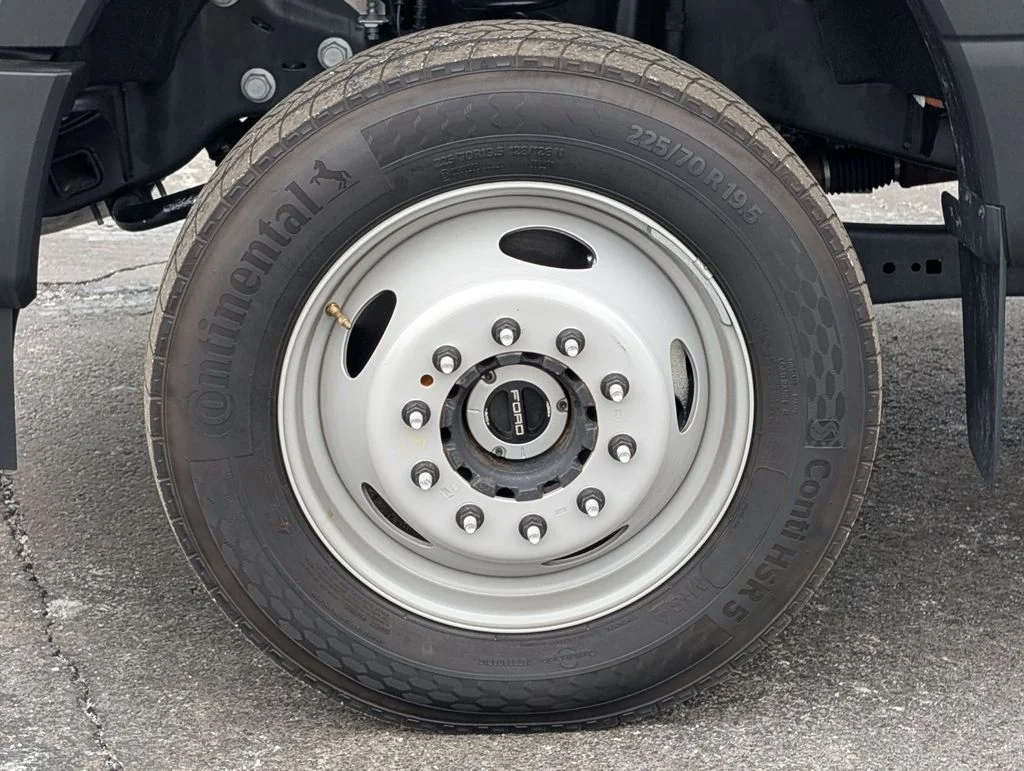 2025 Ford F-550 Super Duty Chassis Cab XL - Photo 15