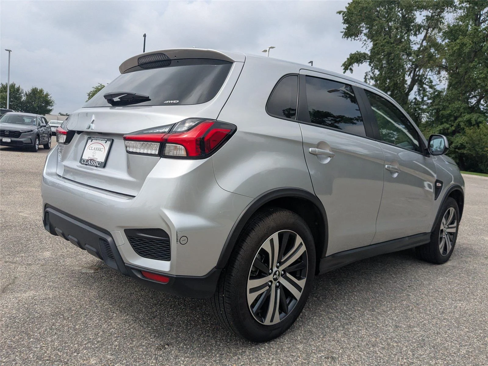 Used 2025  Mitsubishi S image 4