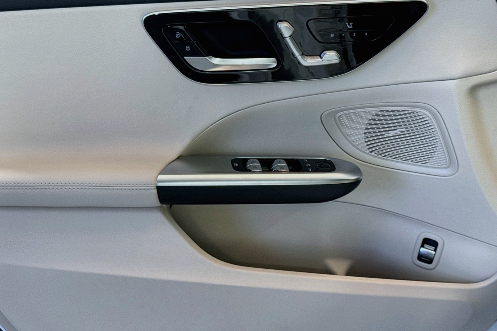 New 2026 Polar White Mercedes-Benz C 300 image 16