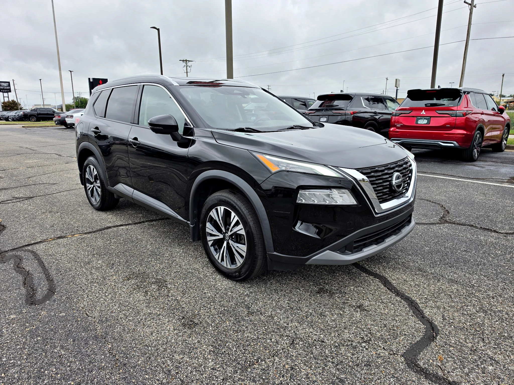 Used 2021 Super Black Nissan SV image 4