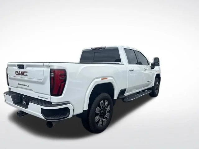 Used 2024 White GMC Denali image 12
