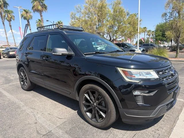 Used 2018 Shadow Black Ford XLT image 3