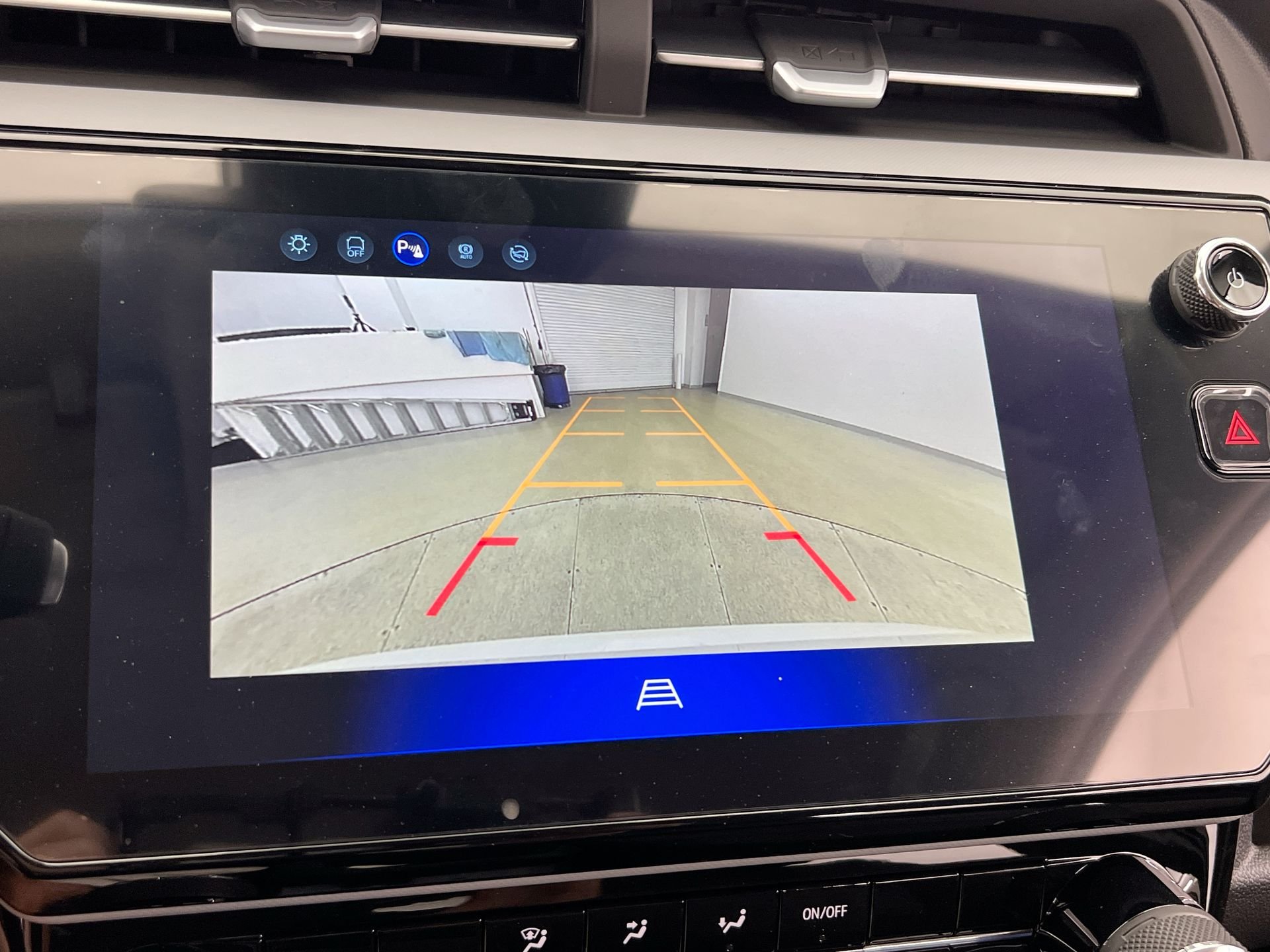 New 2027 Summit White Chevrolet LT image 70