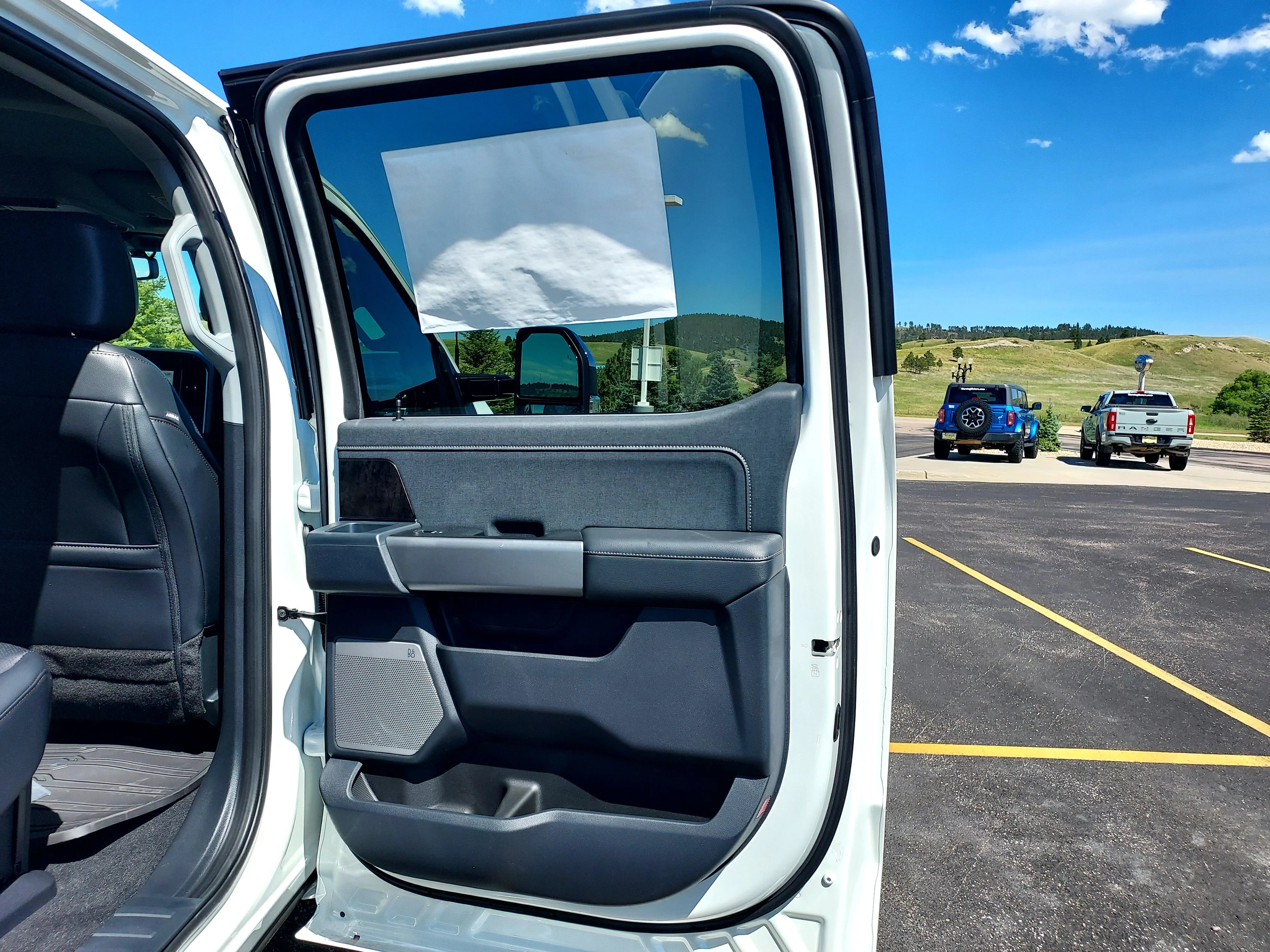 New 2026 Star White Metallic Tri-Coat Ford LARIAT image 23