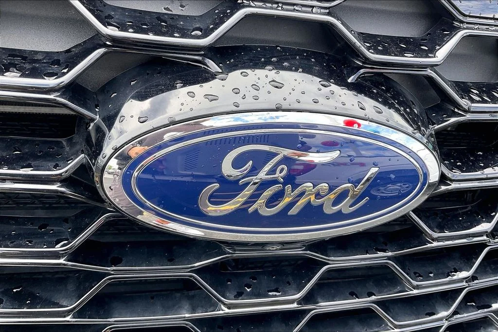 New 2026 Star White Metallic Tri-Coat Ford ST-Line image 33