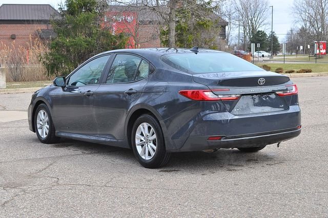 Used 2025  Toyota LE image 5