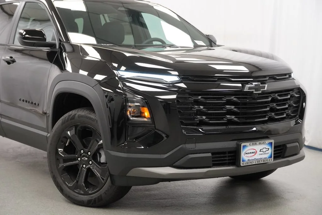 New 2027 Mosaic Black Metallic Chevrolet LT image 9