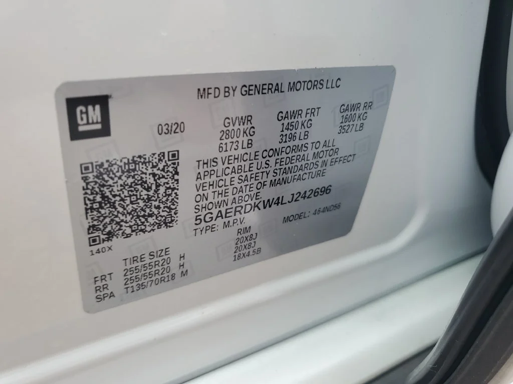 Used 2020 WHITE FROST TRICOAT Buick Avenir image 23
