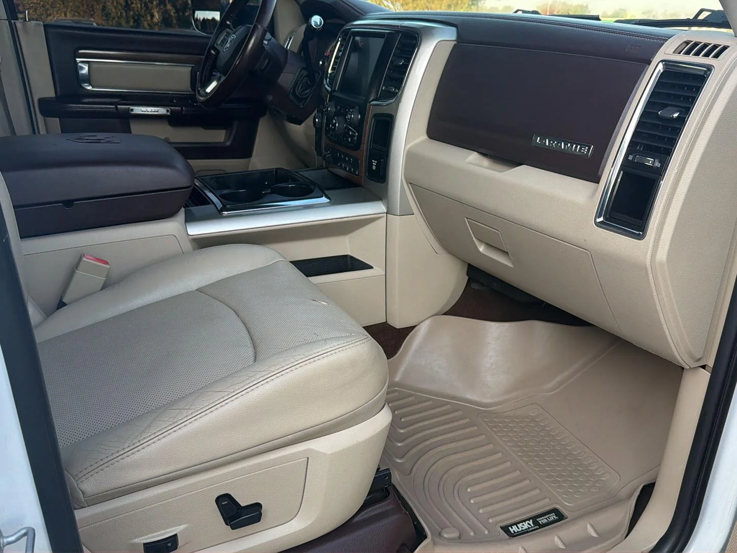Used 2015 Bright White Clearcoat Ram Laramie image 12