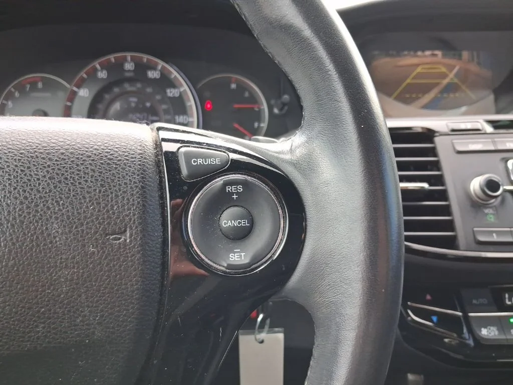 Used 2016  Honda Sport image 29