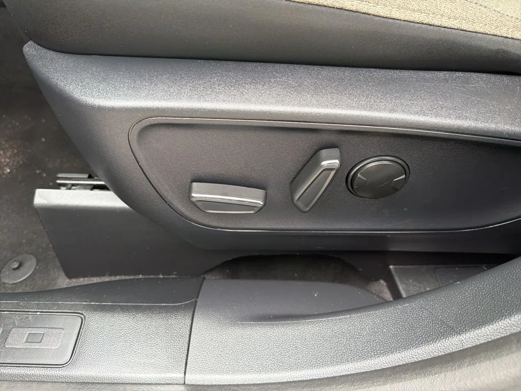 Used 2025 White Ford Big Bend image 15