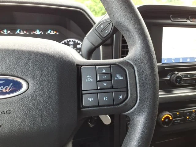 Used 2022 White Ford XL image 25