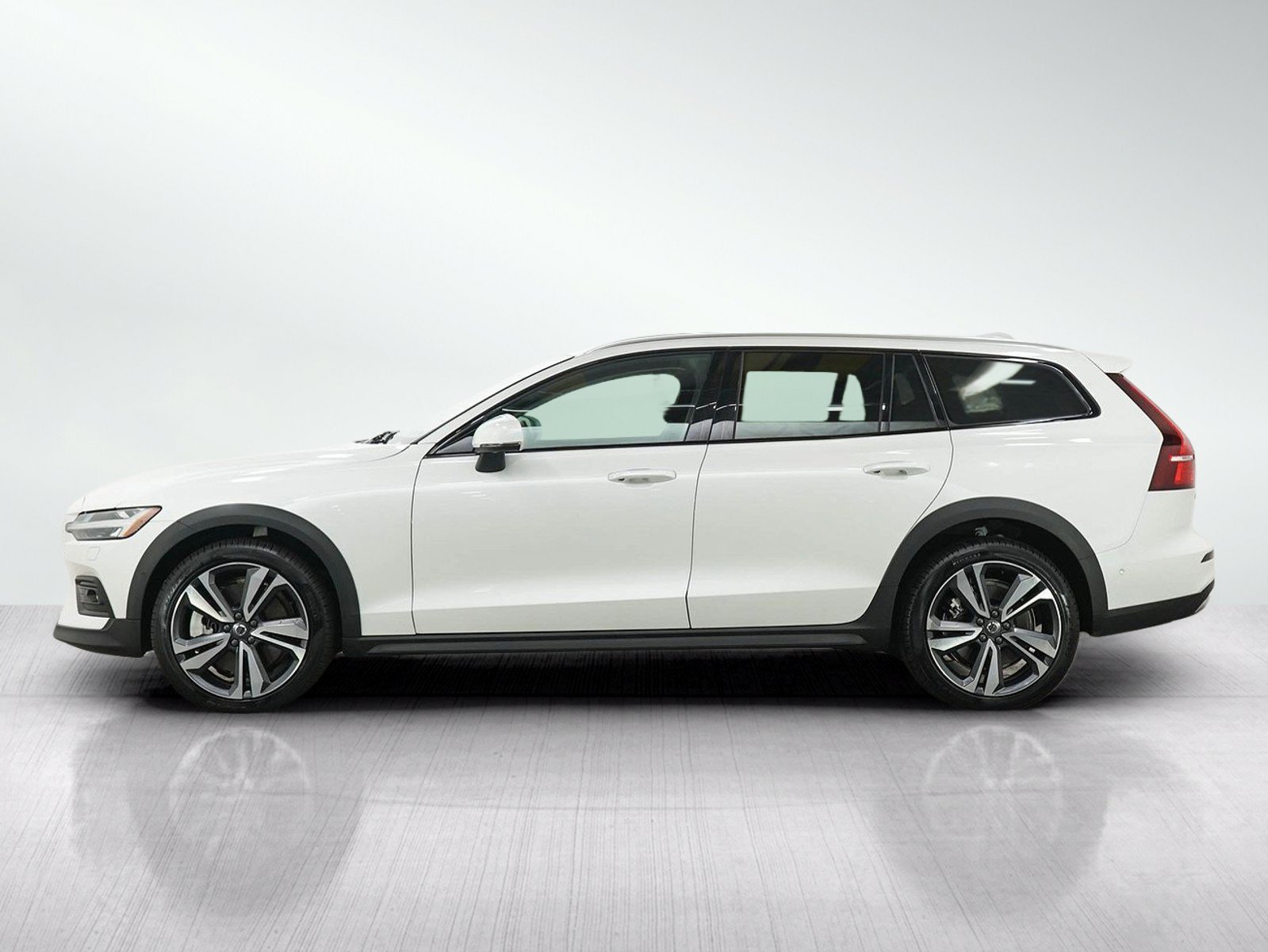 Used 2025 Volvo V60 Cross Country Plus with VIN YV4L12WK8S2148898 for sale in Burnsville, Minnesota