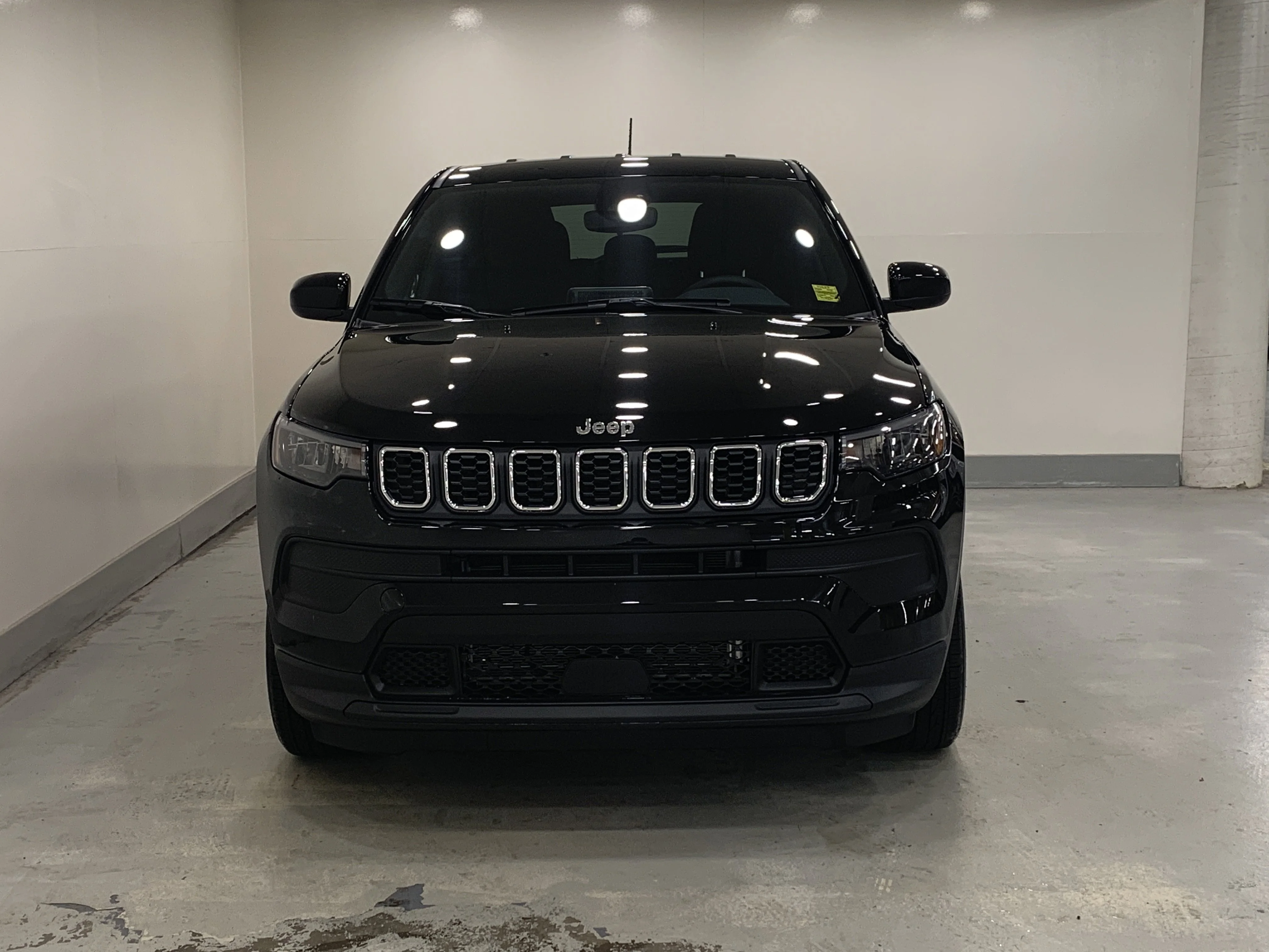 New 2026 Diamond Blk Crystal Pearl Jeep Sport image 4