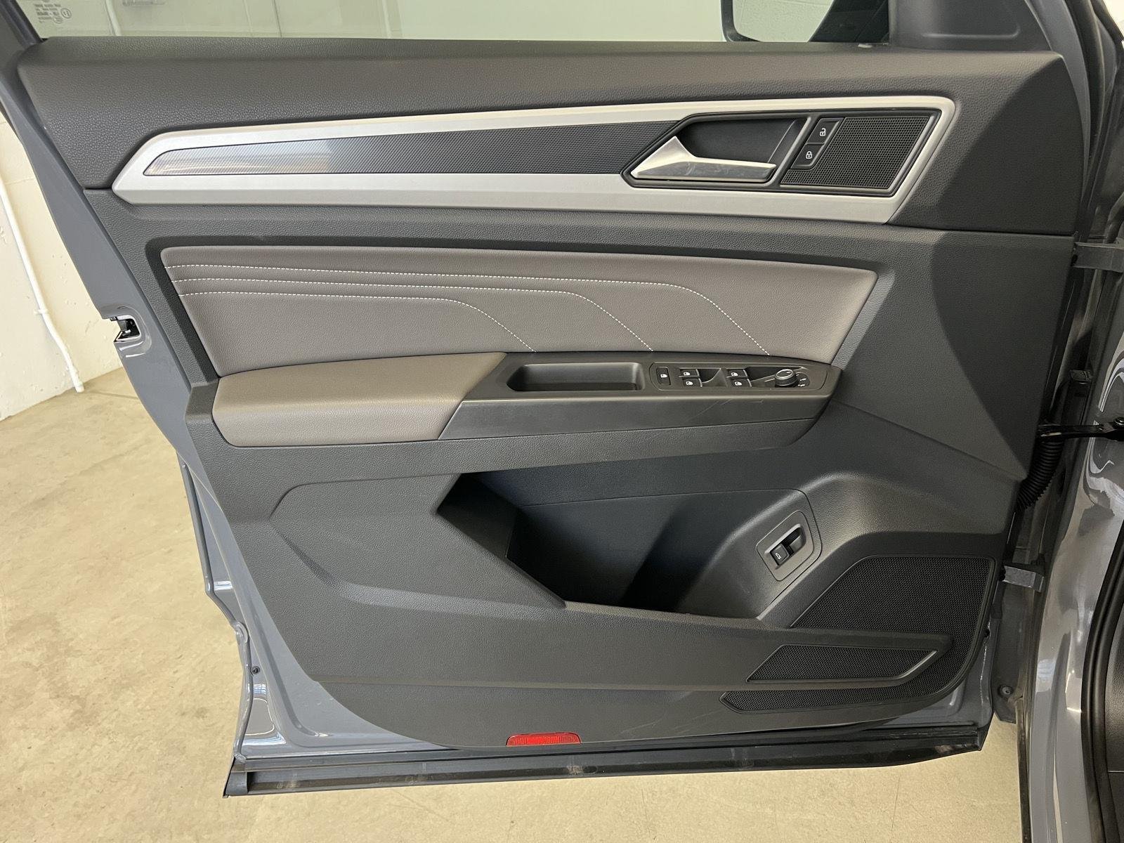 2022 Volkswagen Atlas Cross Sport SEL R-Line - Photo 11