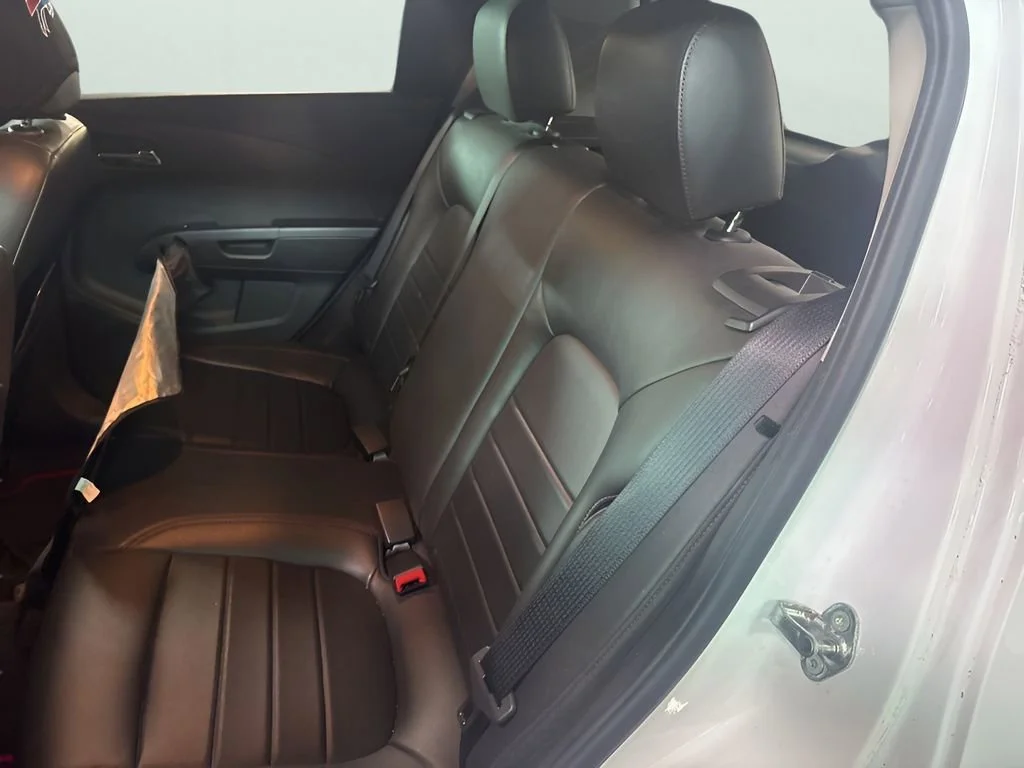 Used 2017 SUMMIT WHITE Chevrolet Premier image 6