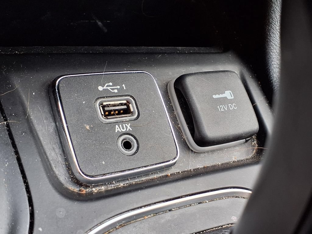 Used 2020 Gray Jeep High Altitude 4x4 image 17