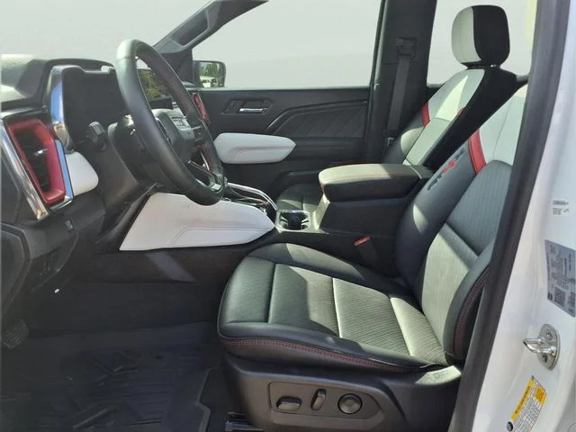2024 GMC Canyon AT4X - Photo 12