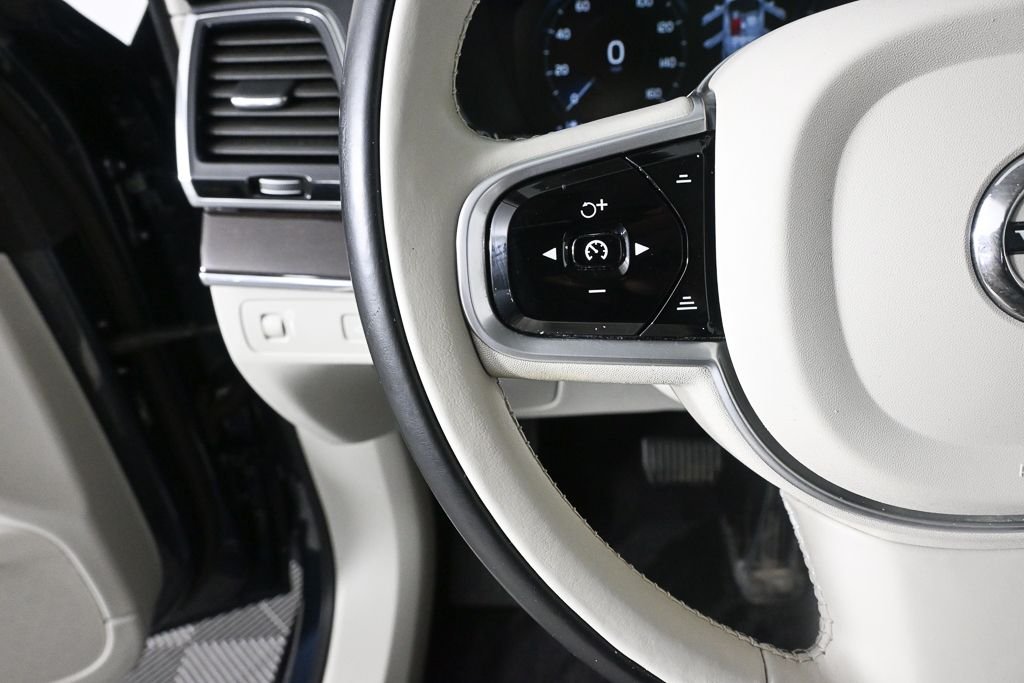 Used 2018 Blue Volvo T6 Momentum image 9
