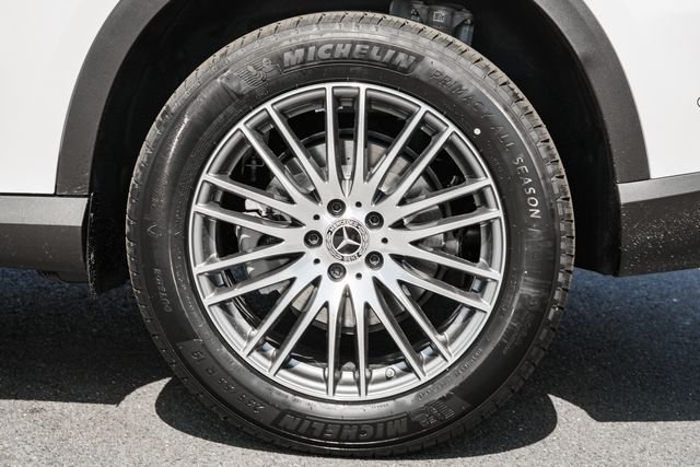 New 2026 Polar White Mercedes-Benz GLC 300 image 18