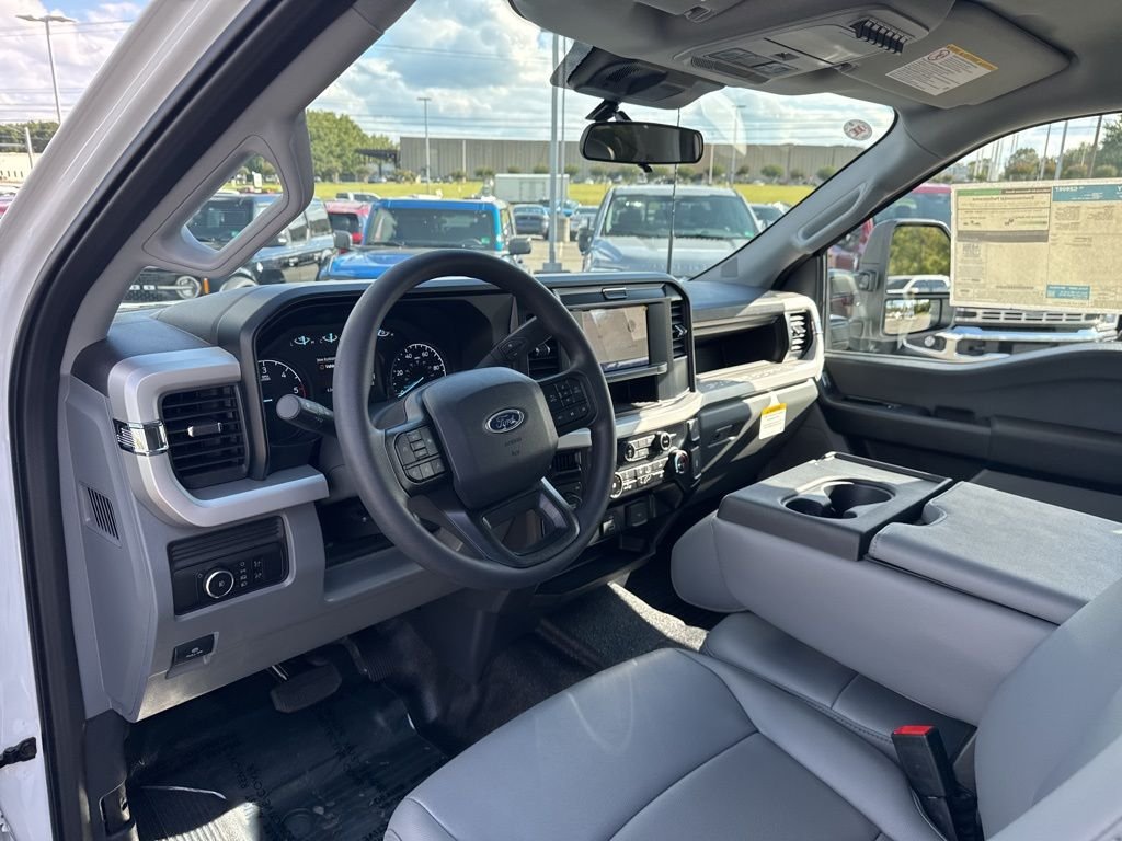 2026 Ford F-350 Super Duty Chassis Cab XL - Photo 11