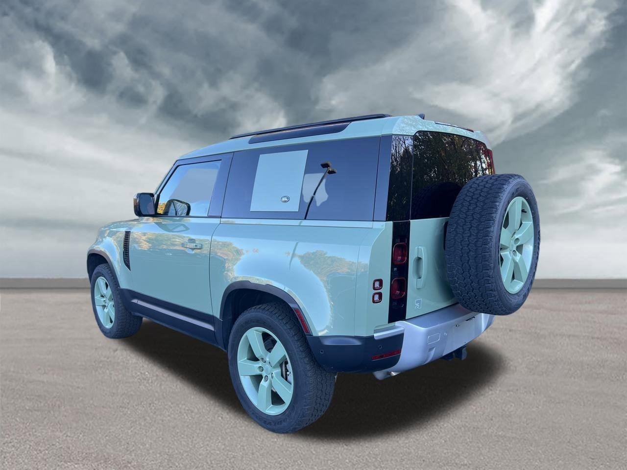 Certified Used 2023 Grasmere Green Land Rover 75th Edition image 3