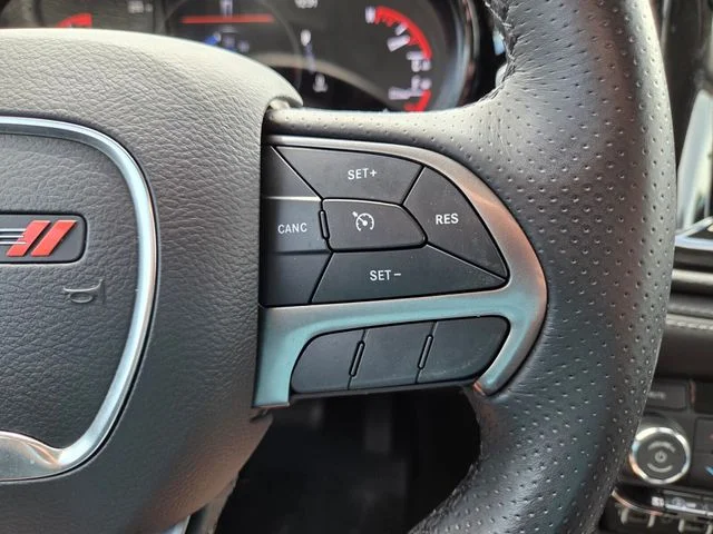 Used 2022 White Dodge SXT image 29